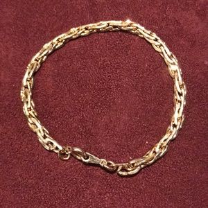Avon Vintage Goldtone Twisted Link Bracelet
